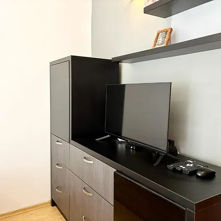 Апартаменти Bright 2br - Free Parking-near Sea Garden & Варна