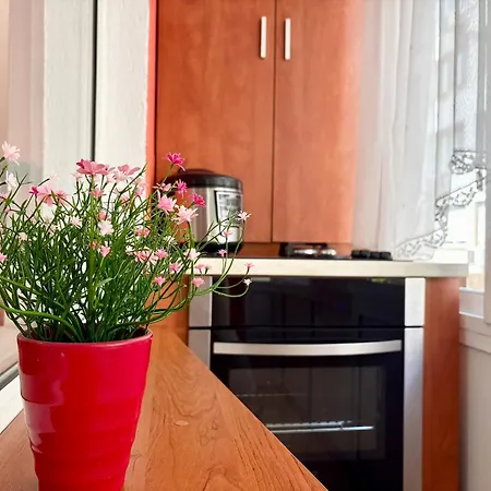 Апартаменти Bright 2br - Free Parking-near Sea Garden & *