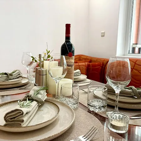 Bright 2br - Free Parking-near Sea Garden & Апартаменти *