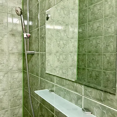 Апартаменти Bright 2br - Free Parking-near Sea Garden &