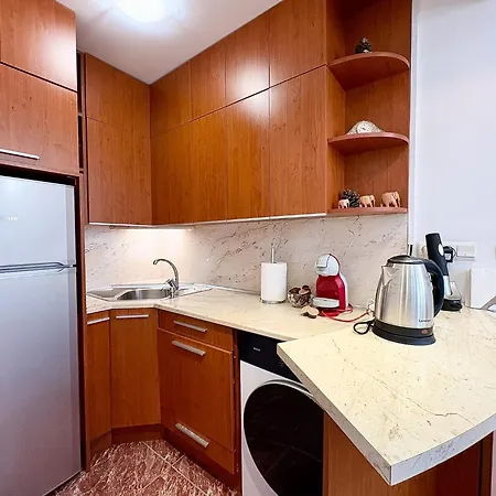 Апартаменти Bright 2br - Free Parking-near Sea Garden &