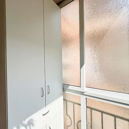 Bright 2br - Free Parking-near Sea Garden & Апартаменти Варна