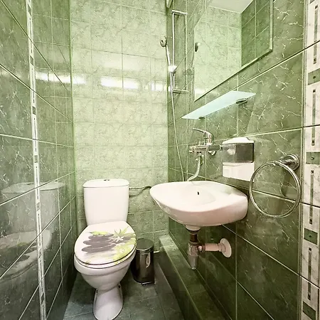 Апартаменти Bright 2br - Free Parking-near Sea Garden & Варна